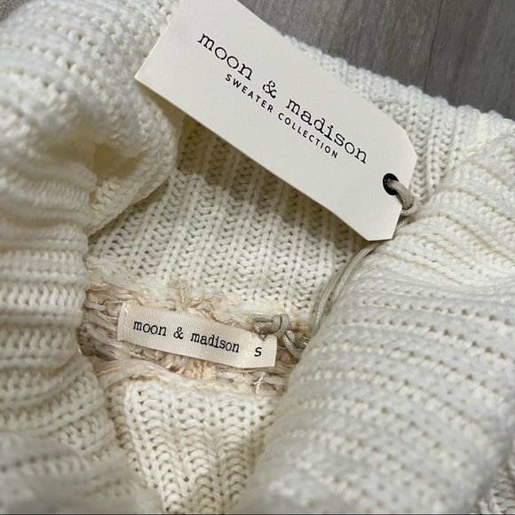 Moon & Madison oversized cowl neck sweater. - Picture 5 of 8